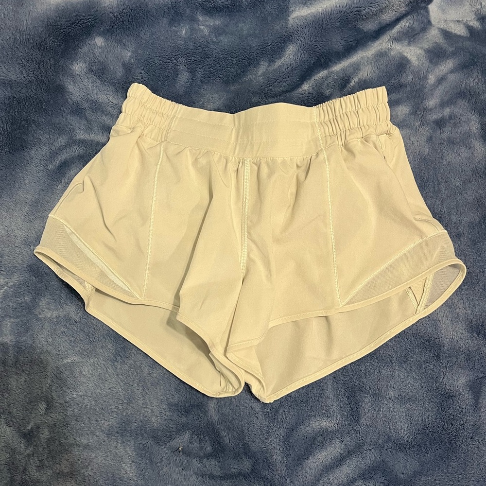 Lululemon Hotty Hot 2.5”